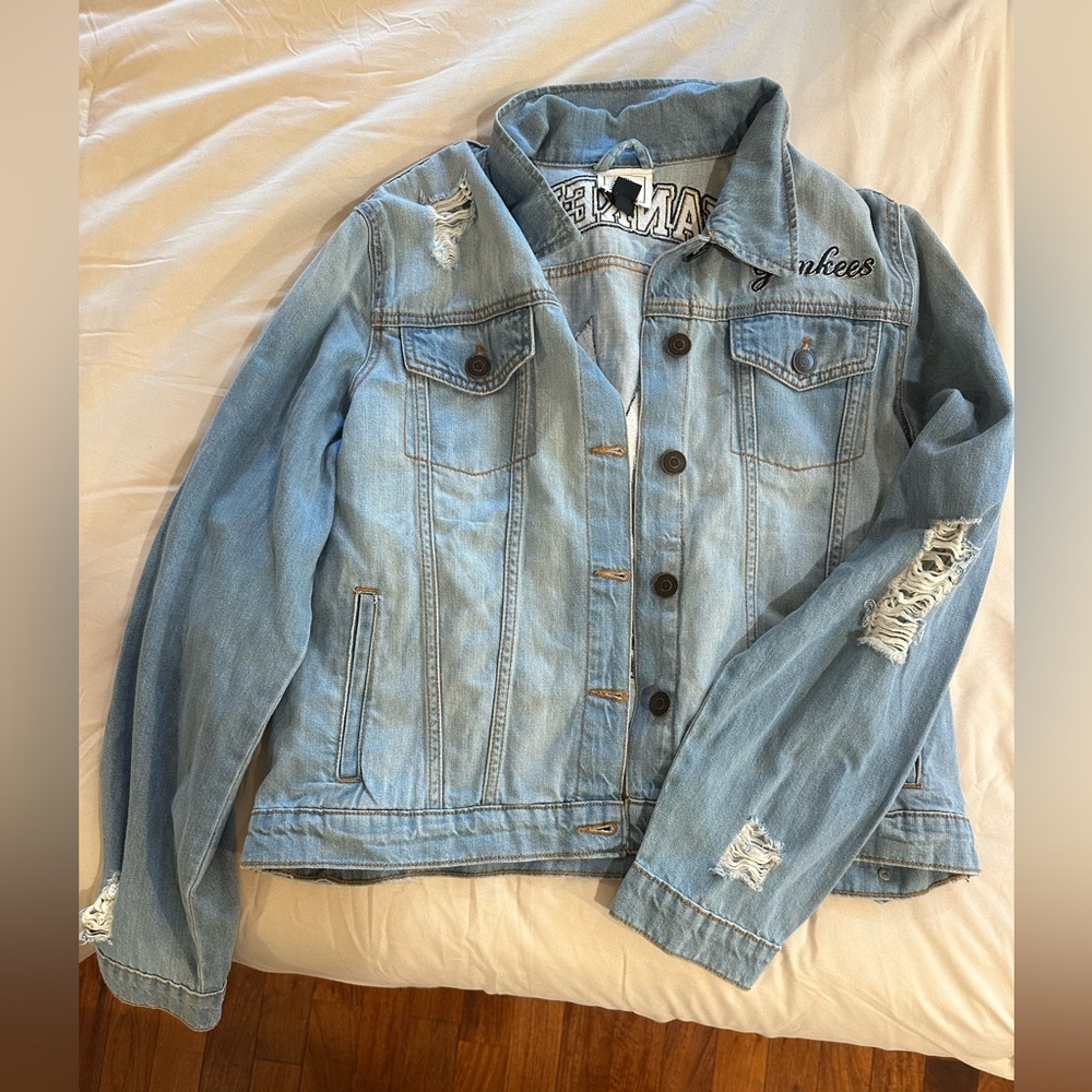 NY Yankees Jean jacket - Picture 4 of 6